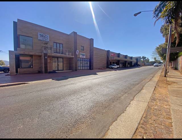 1,700M² BUILDING FOR SALE IN CAPITAL PARK